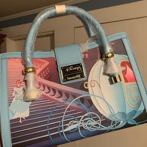 New with tags Disney Loungefly Cinderella purse!